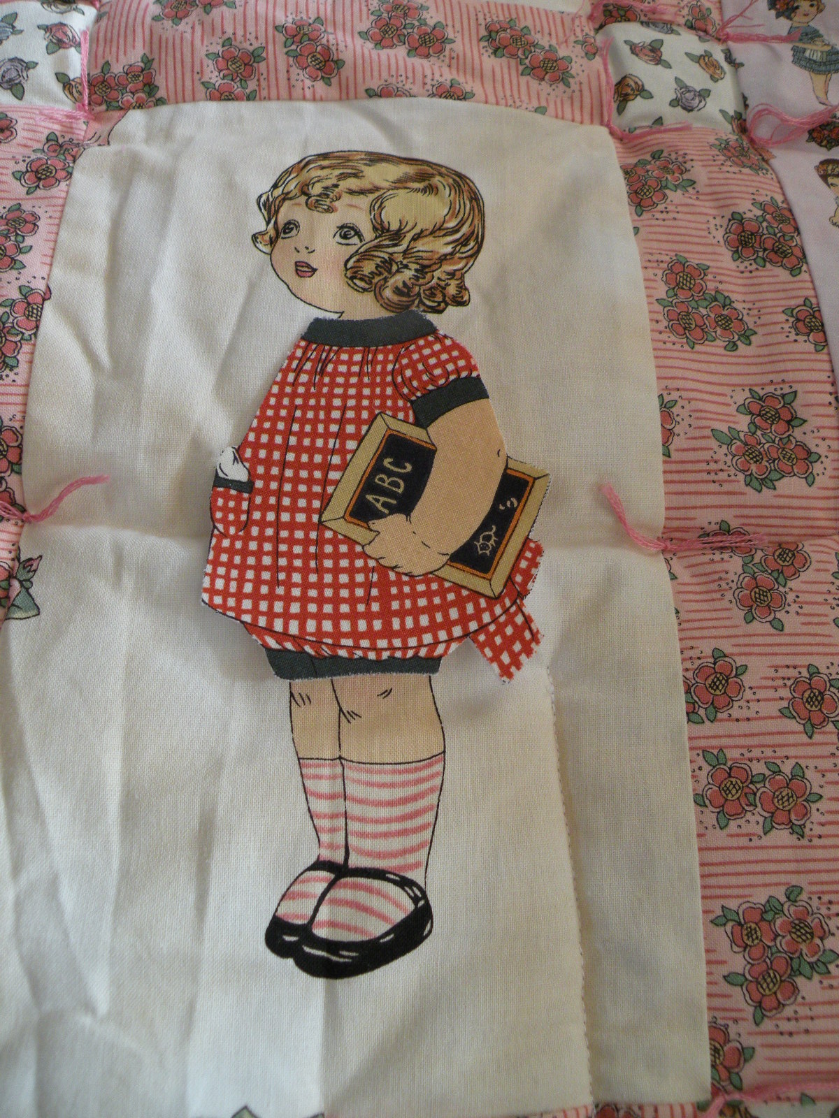 christmas-gift-paper-doll-quilt