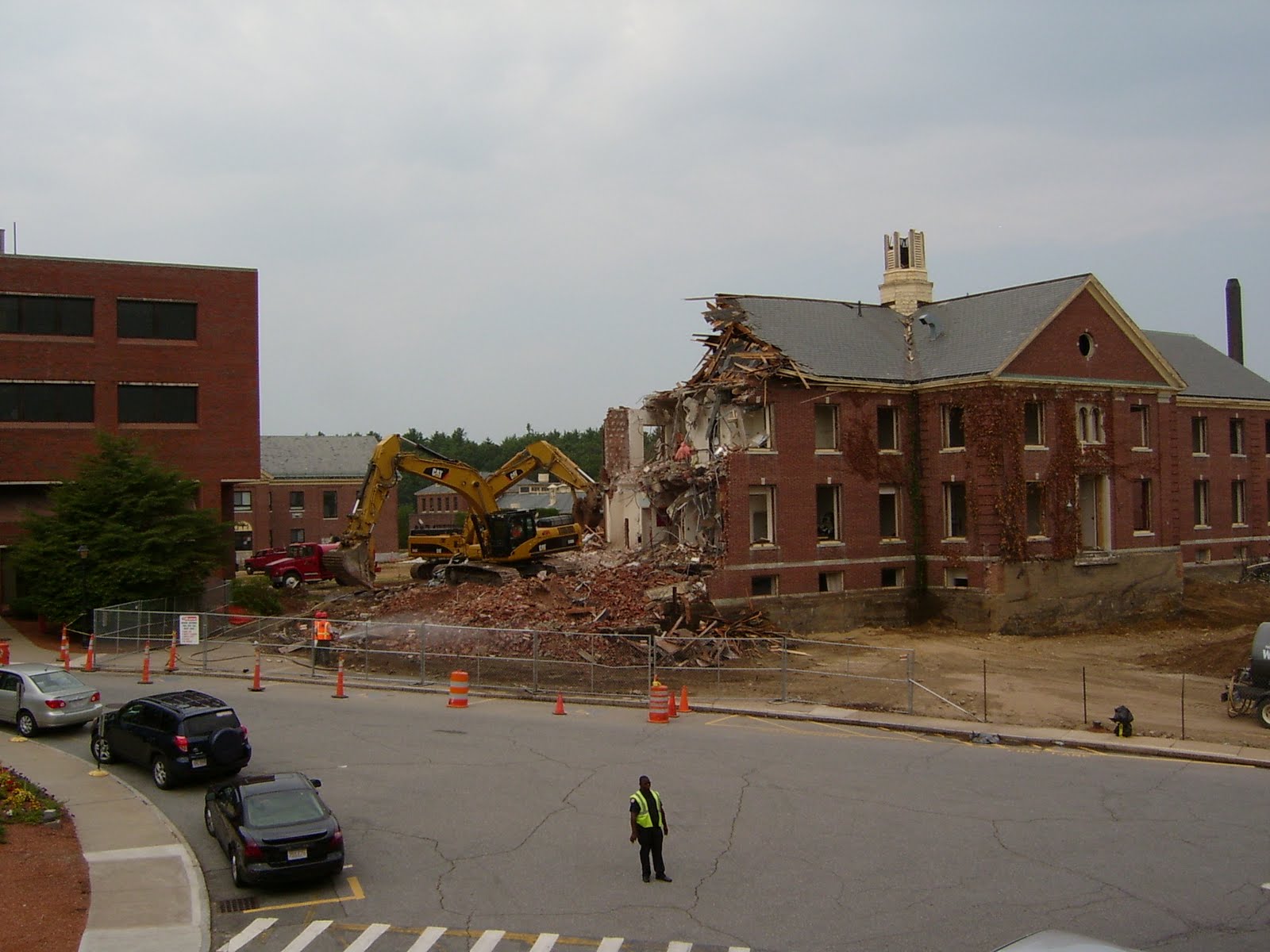 RightSideofLowell Demolition at Lowell General Hospital