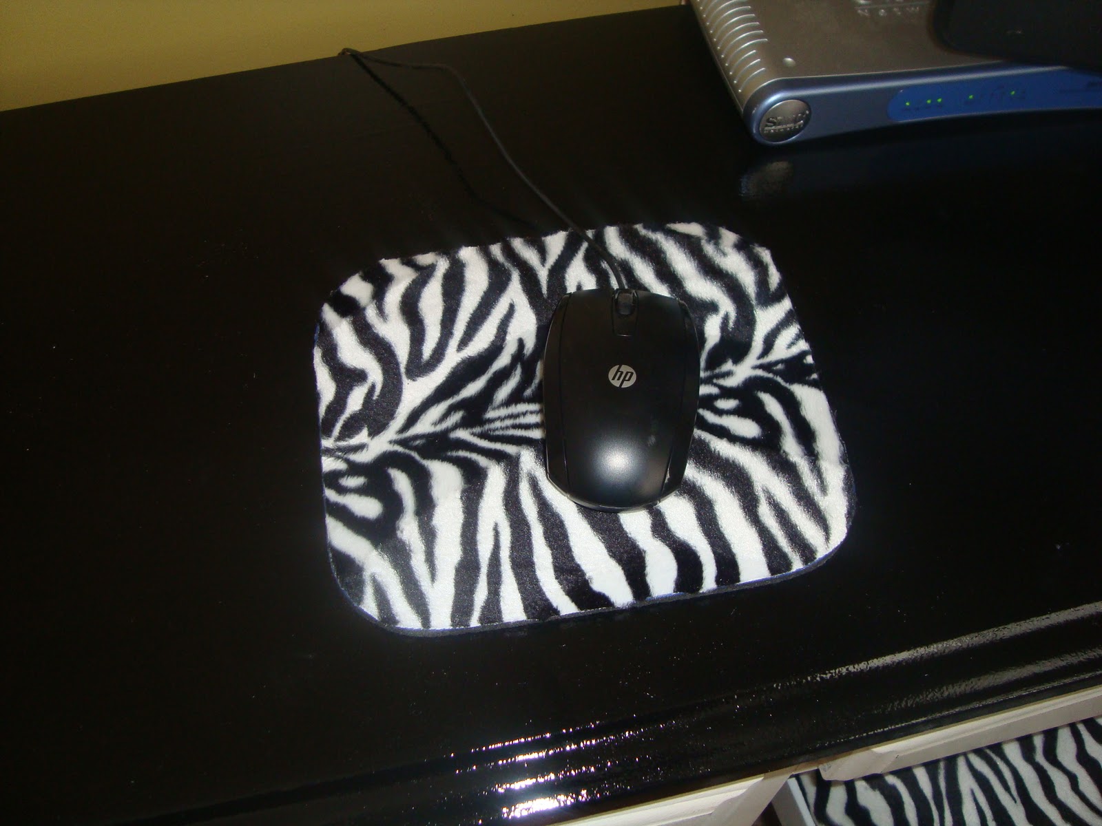 VICKY LOVES TO DECORATE: Computer desk redo