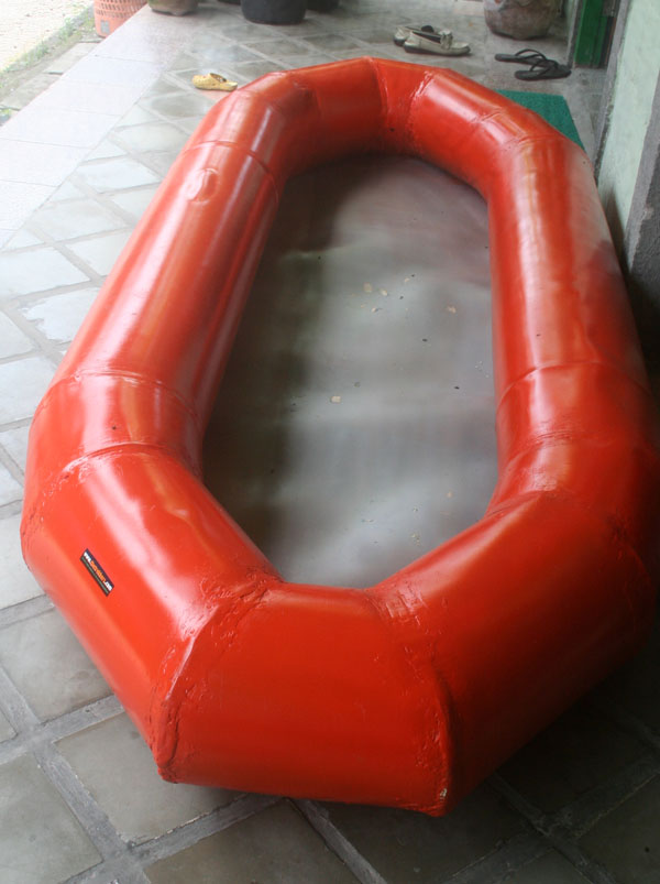 [perahu+rescue+plastik+3.jpg]