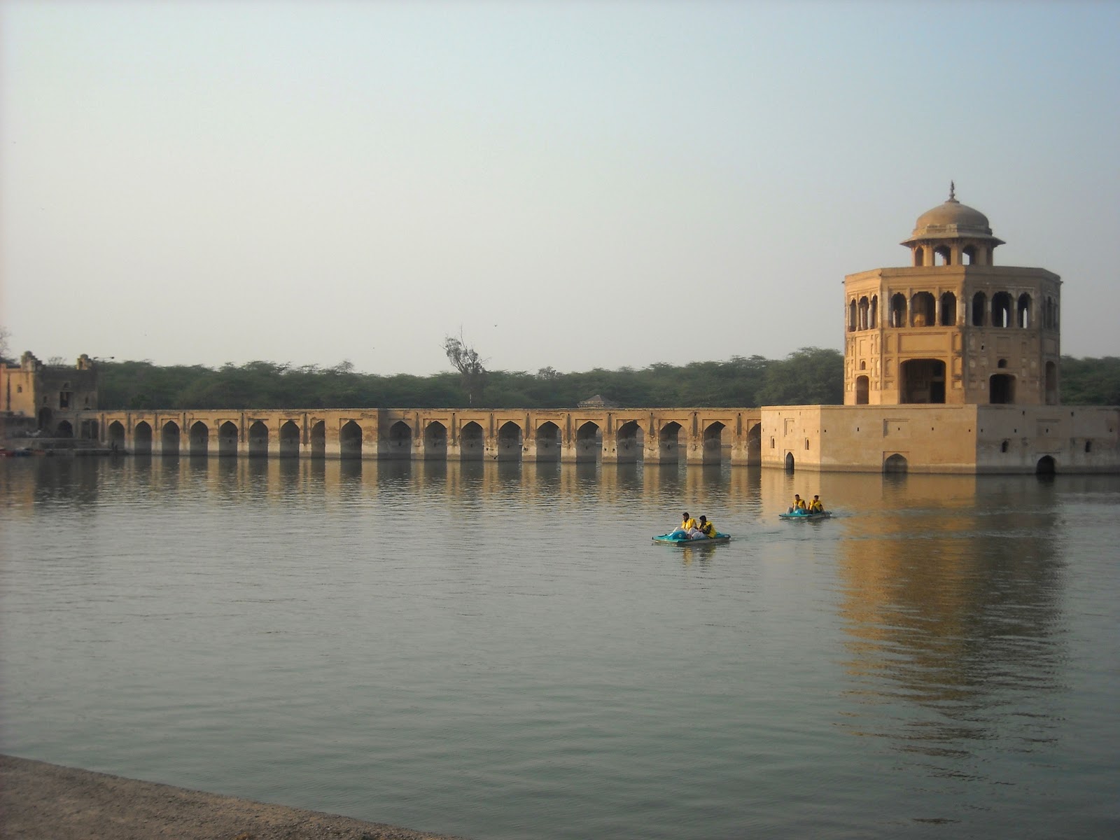 A Tourist 2 Pakistan!: In the Loving Memory of Mansraj