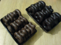 turta dulce Weiss: in forme de inimioare, covrigei si stelute invelite in ciocolata cu lapte/ ciocolata neagra