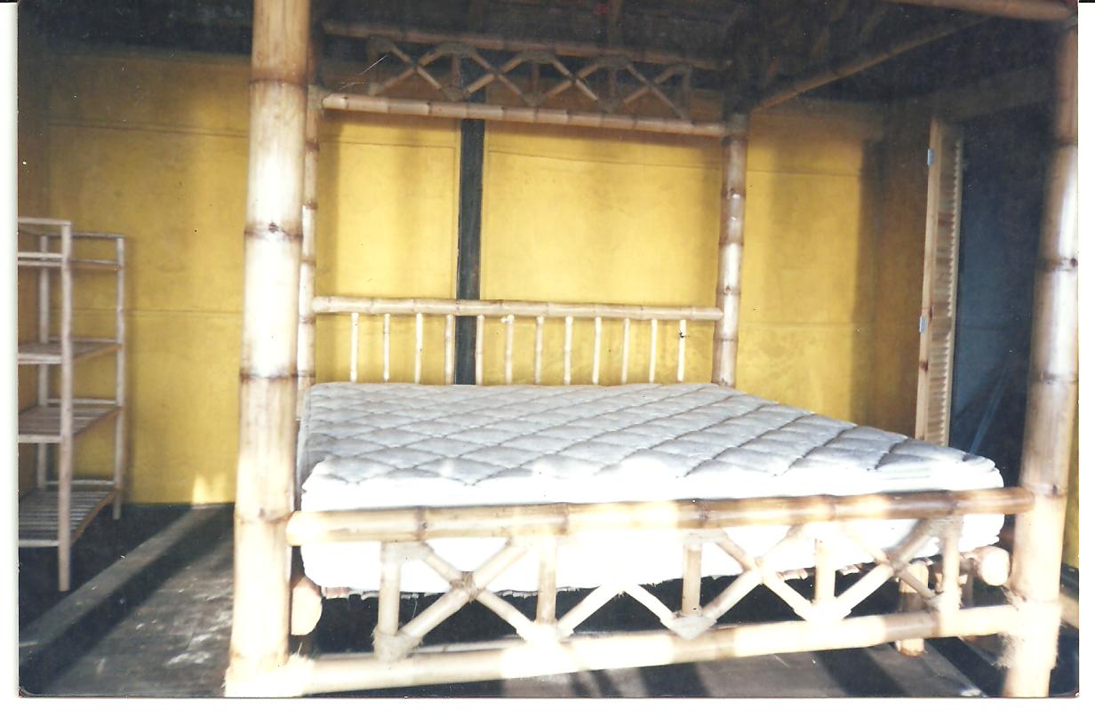 MUEBLES Y ACABADOS ARTESANALES "MELCHORITA" CAMA DE GUAYAQUIL CONFORTABLE