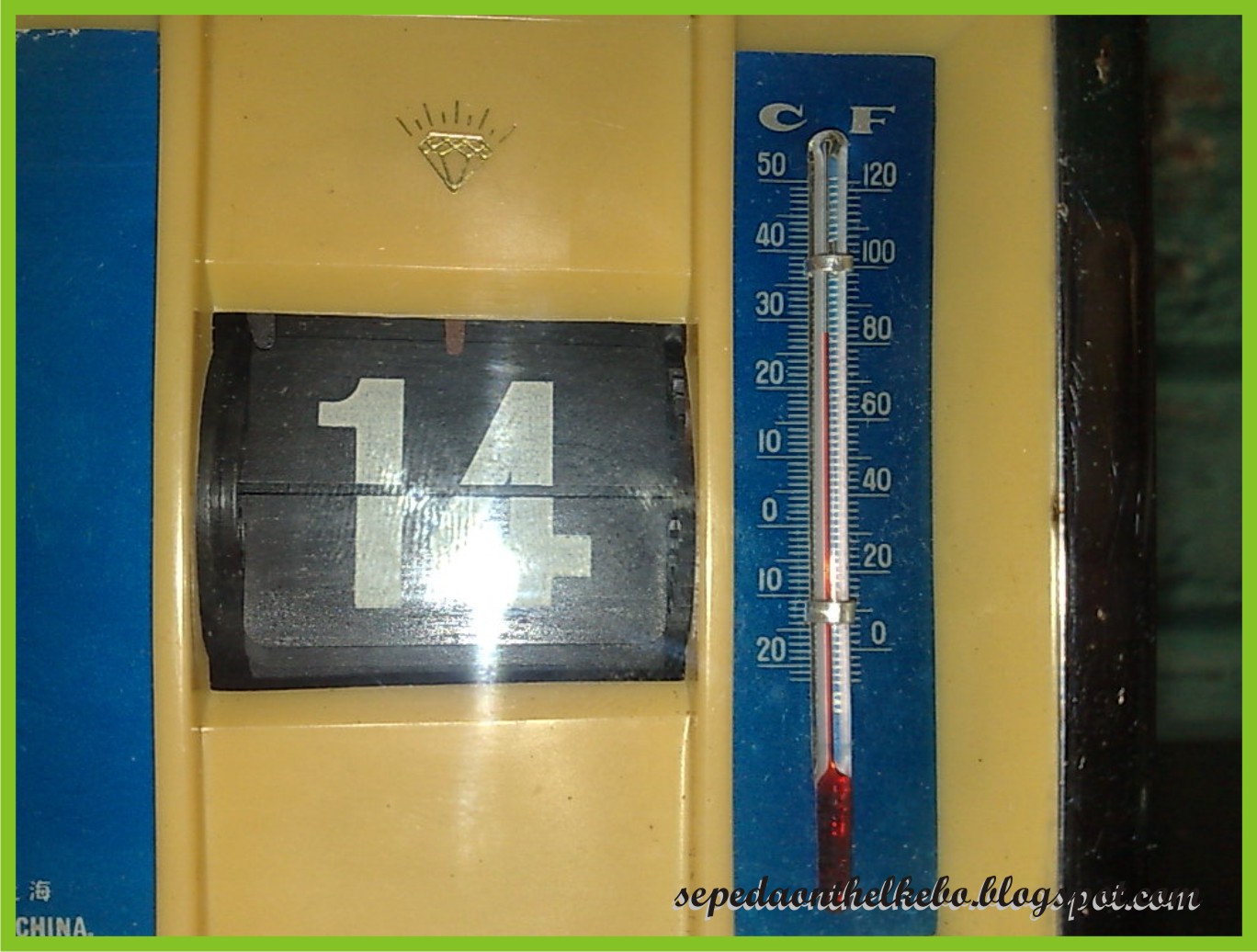JAM WEKER WITH KALENDER + THERMOMETER (TERJUAL)