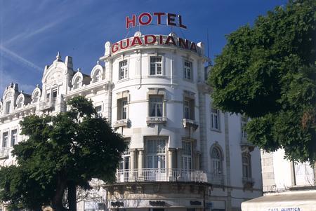 [algarv124thrhot001_attrlarge.jpg]