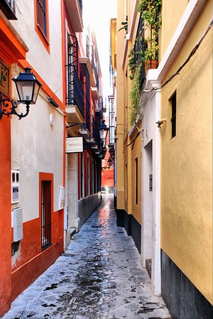 [barrio-santa-cruz.jpg]