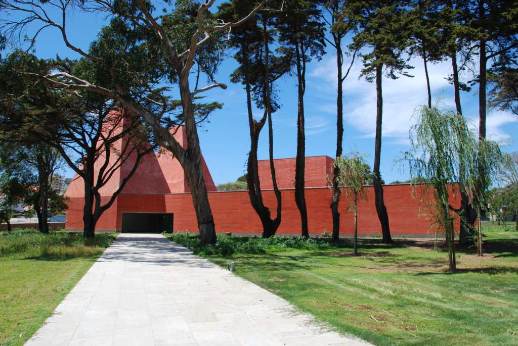 [casa-paula-rego.jpg]