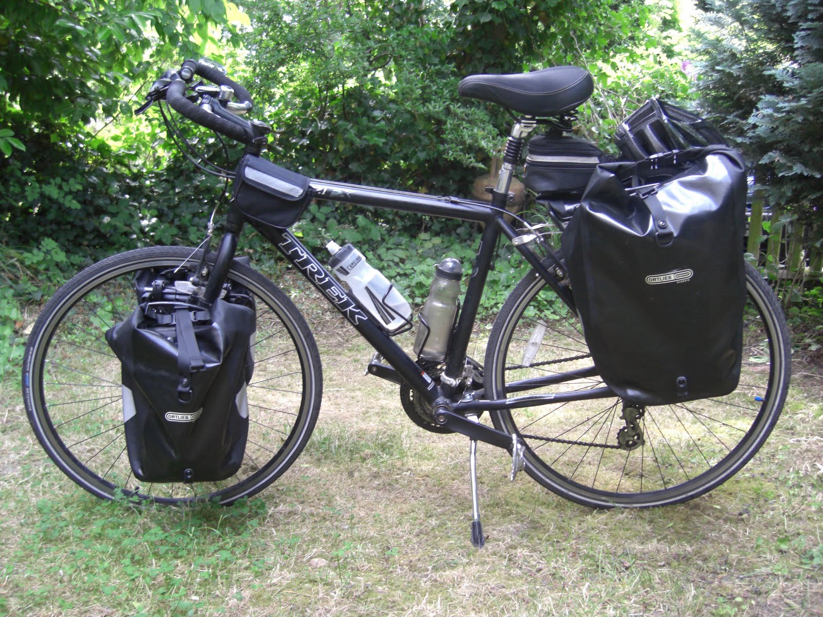 centy rugged pull back bike