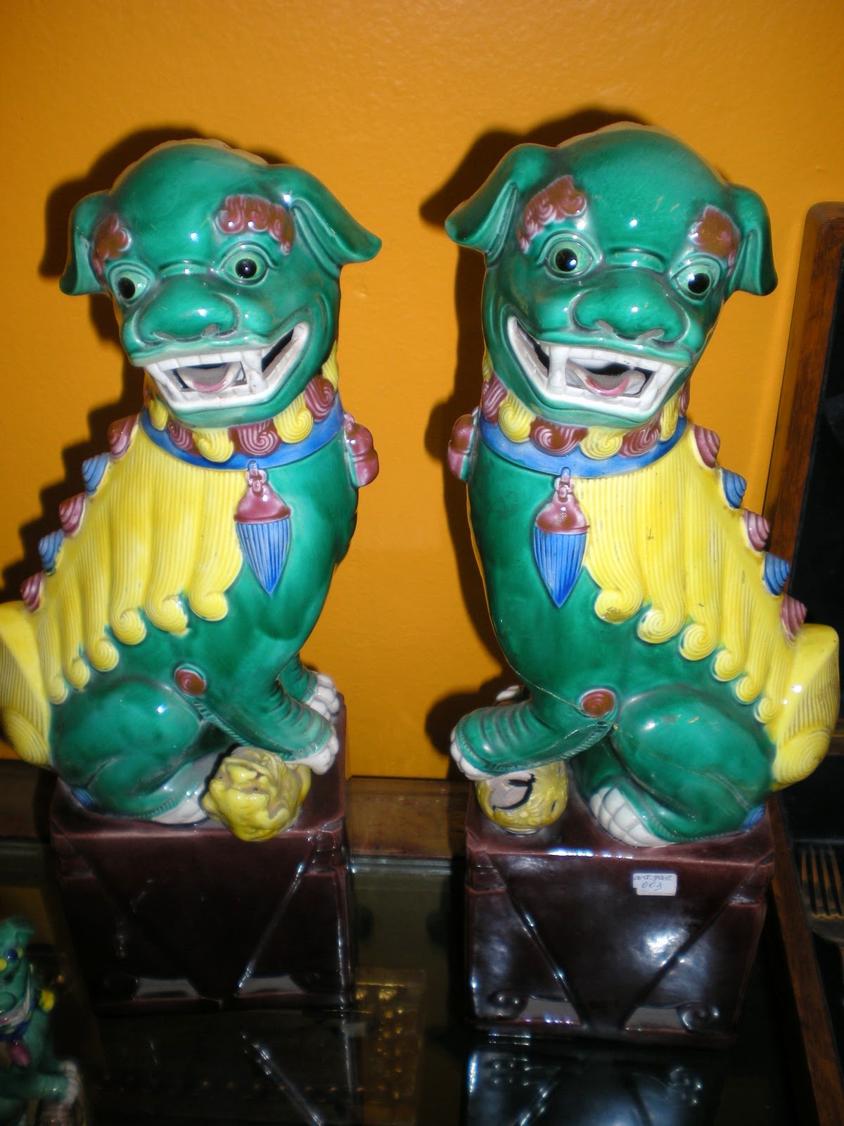 Antiguo y Moderno: Perros de Fó-Cerámica policromada (Origen China)