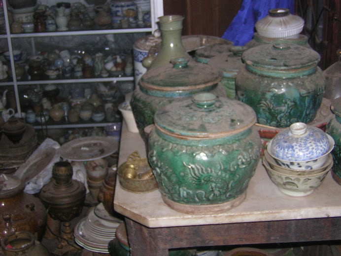 gpiring dantik, guci dan mangkuk antik