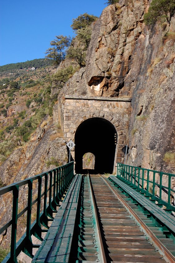 [Tunel-de-Prezas-3.jpg]