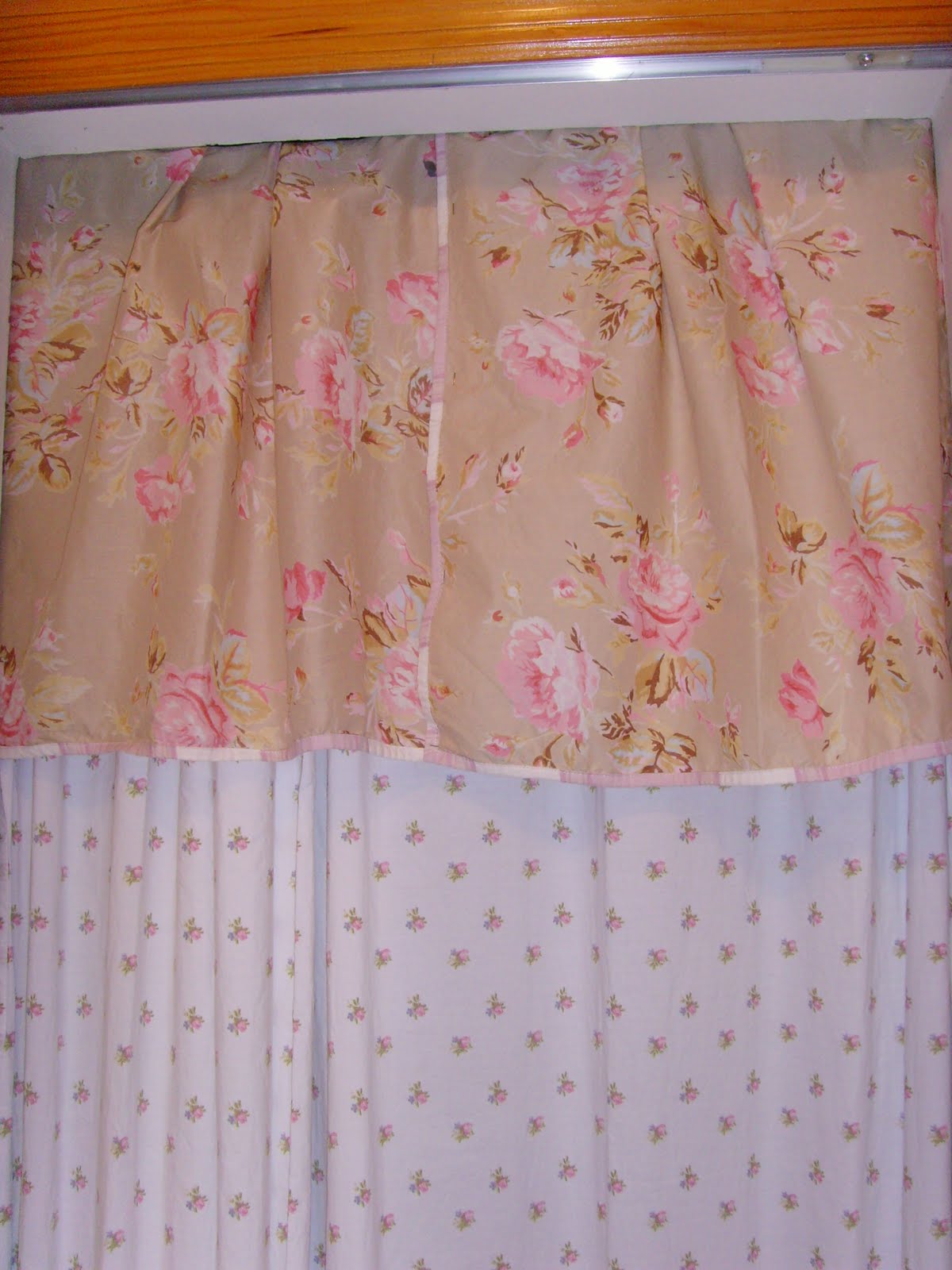Lily's Pad and Petals Napkins to Valance