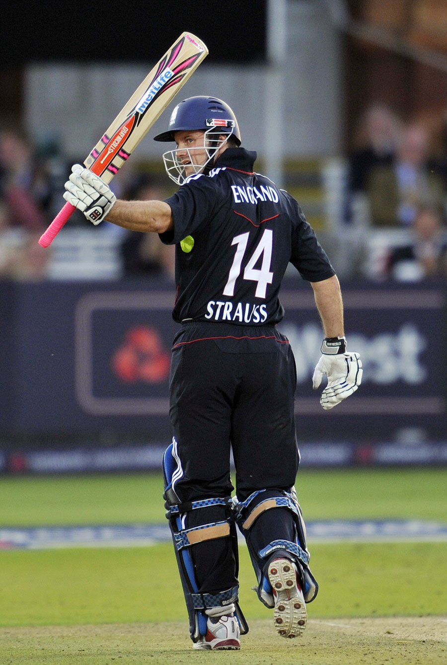live cricket match photoes England v Pakistan, 4th ODI, Lord's live