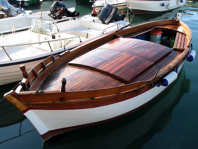 Wooden boat, Darsena Nuova, Livorno