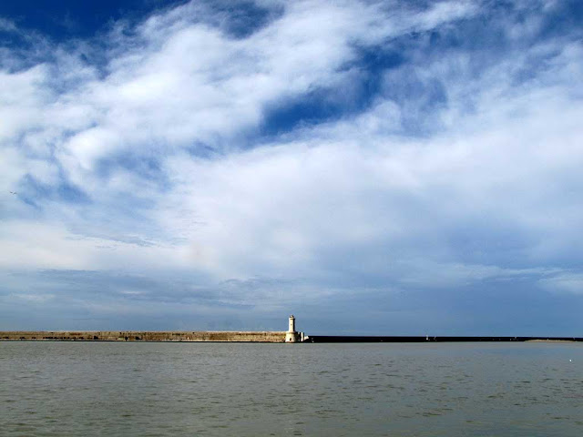 Diga curvilinea (Curved sea wall) Livorno