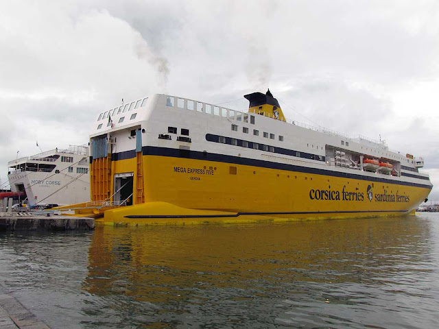 Mega Express Five ferry, IMO 9035101, Moby Corse, Livorno