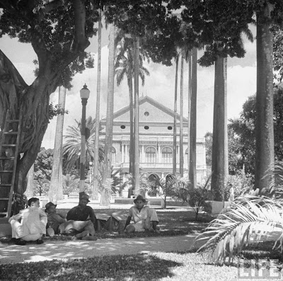 Encontre fotos antigas