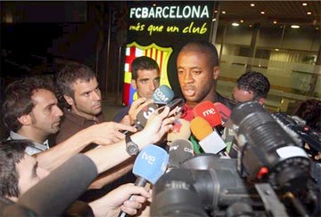 Touré Yayá firma su renovación con el Barça