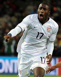 Altidore con varias novias