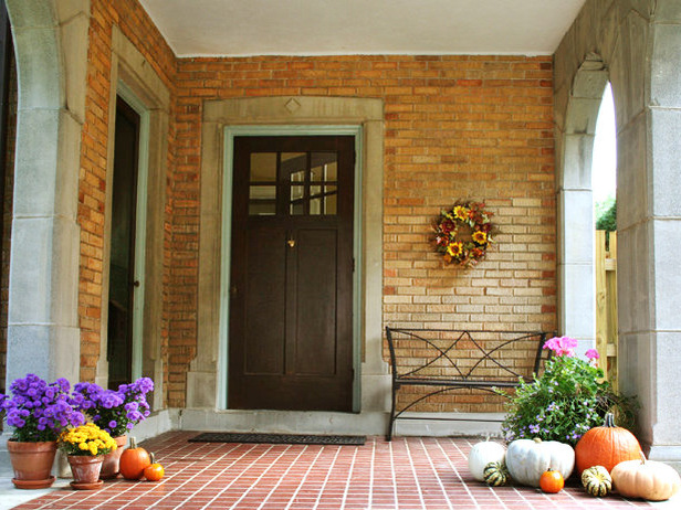 fall decorating porch hgtv front decorations door autumn pumpkins favorite decorate portico welcome works why gourds prefer holiday decor porches