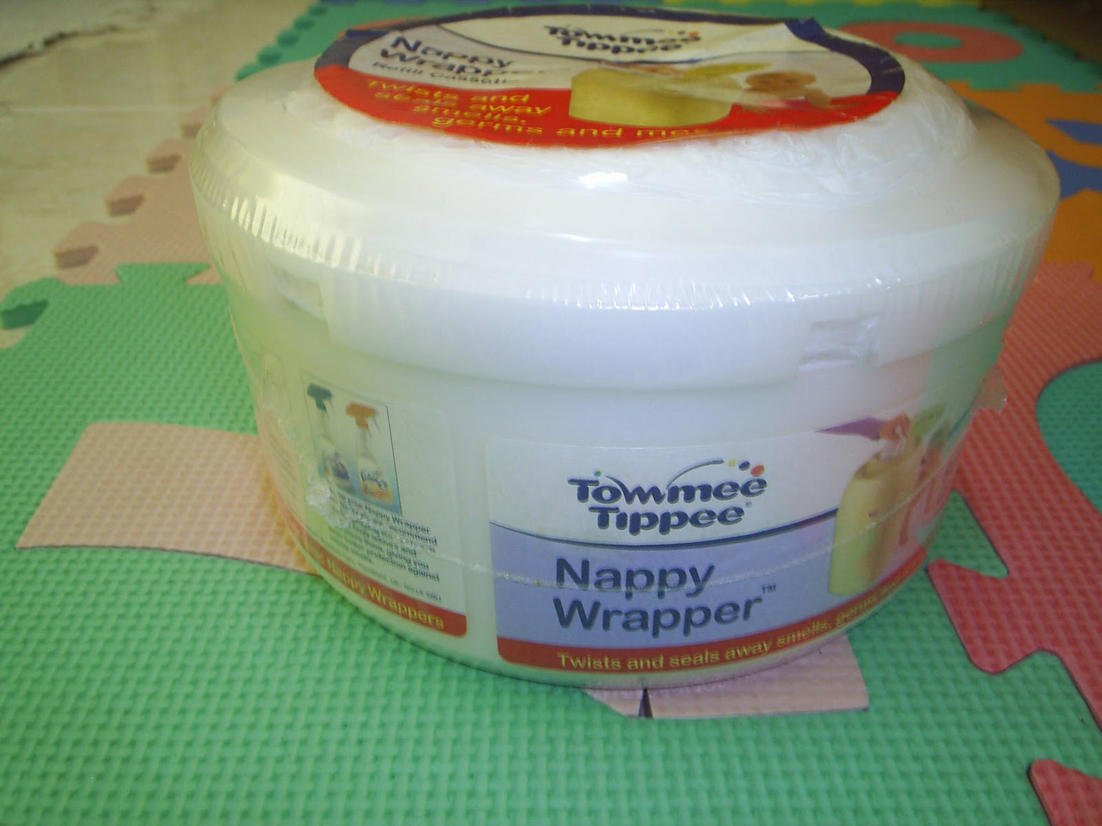 AdamAliff Preloved Items TOMMEE TIPPEE SANGENIC NAPPY WRAPPER FREE