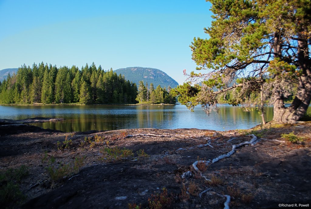 100 Lakes on Vancouver Island Lone Tree Island
