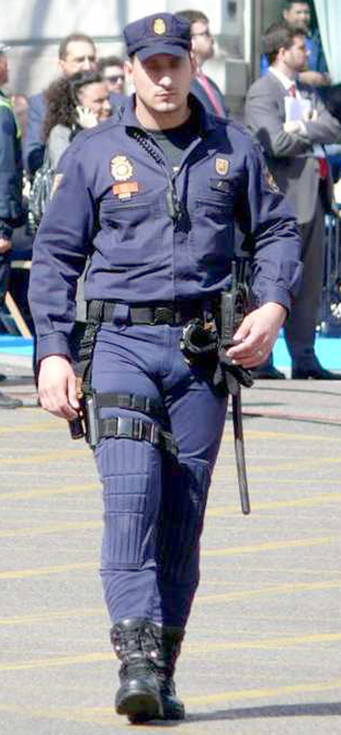 Bulge in uniform