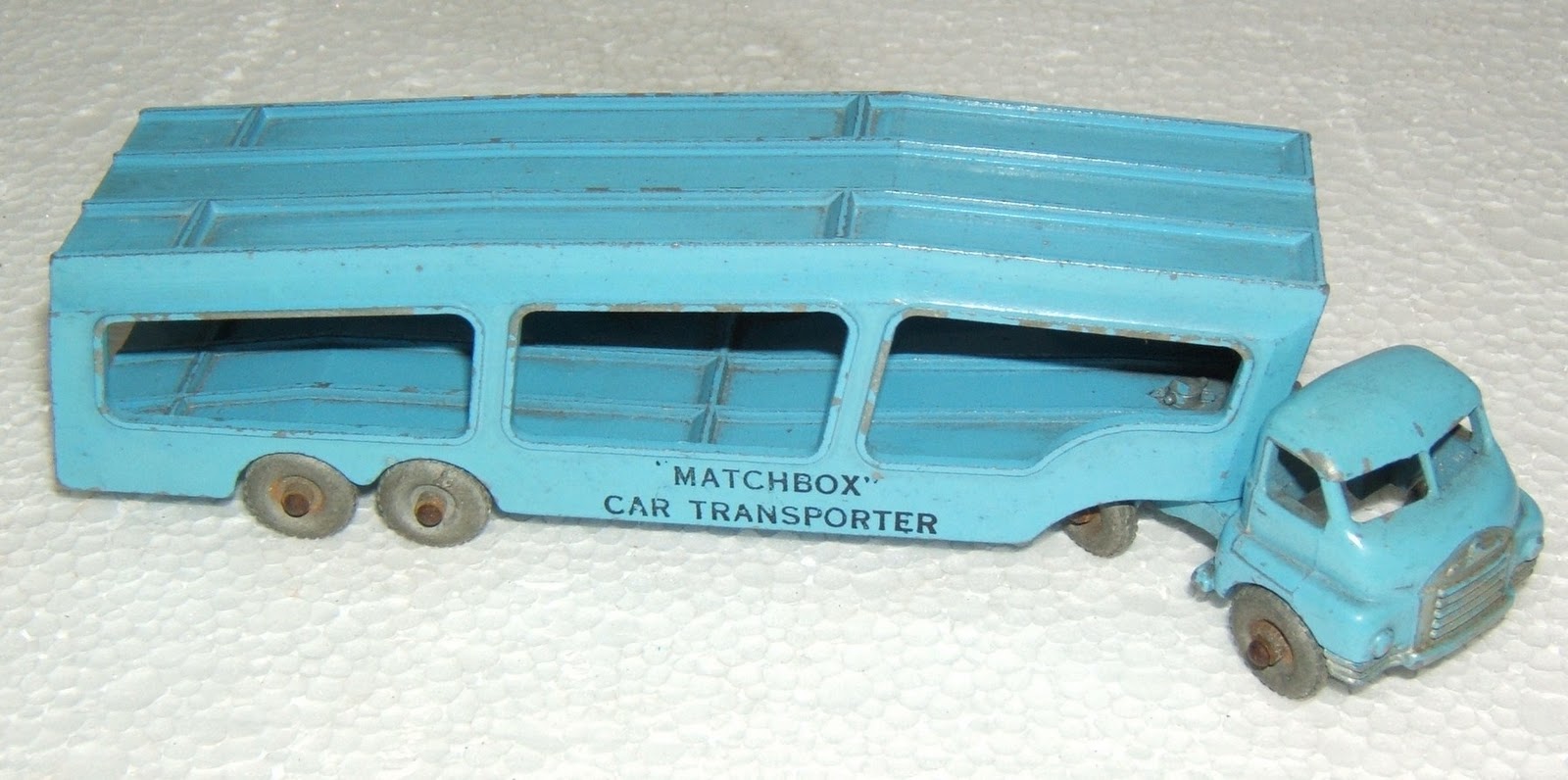 MM2010e Gallery 53 Matchbox Car Transporter (Accessory Pack No 2)