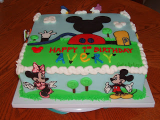 Mickey Mouse Clubhouse Birthday Cake on This Cake Is 100  Edible  All Characters Are Made From Chocolate