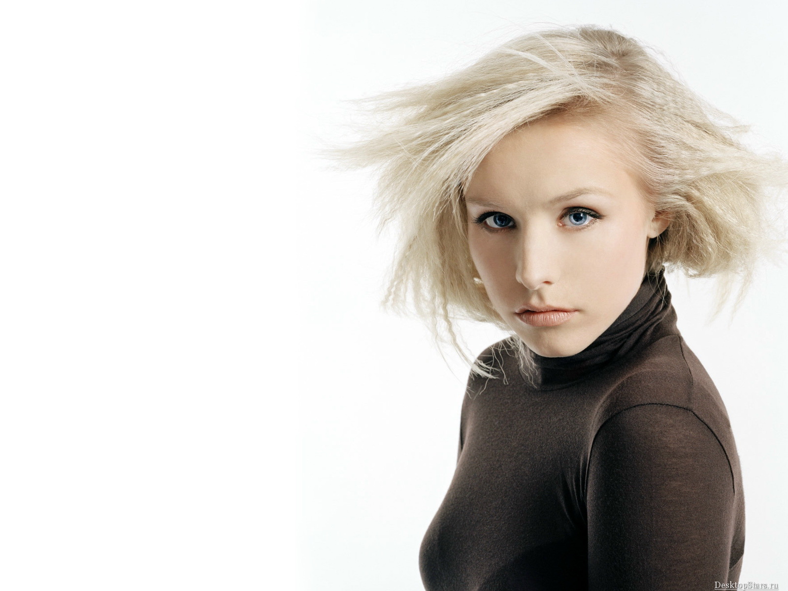 http://2.bp.blogspot.com/_BpAoKRSdVjQ/TP7gLev0_BI/AAAAAAAADYs/man1Vku3mbk/s1600/Kristen-Bell-in-black-dress.jpg