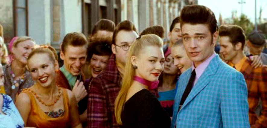 Ради кино ушел из театра, ради Боярской через год ушел от первой жены. Его отнош