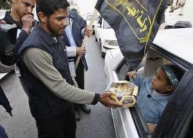 [yeshivaattackcandy080306.jpg]