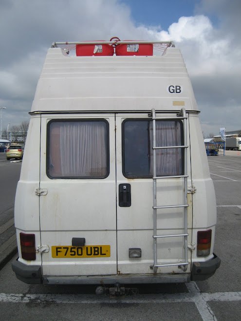 Rear (shows extra fuel containers on roof)