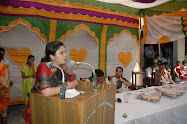Teesta Setalvad addressing a gathering in the library