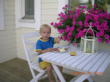 Elliot på frukostverandan, sommaren 2006