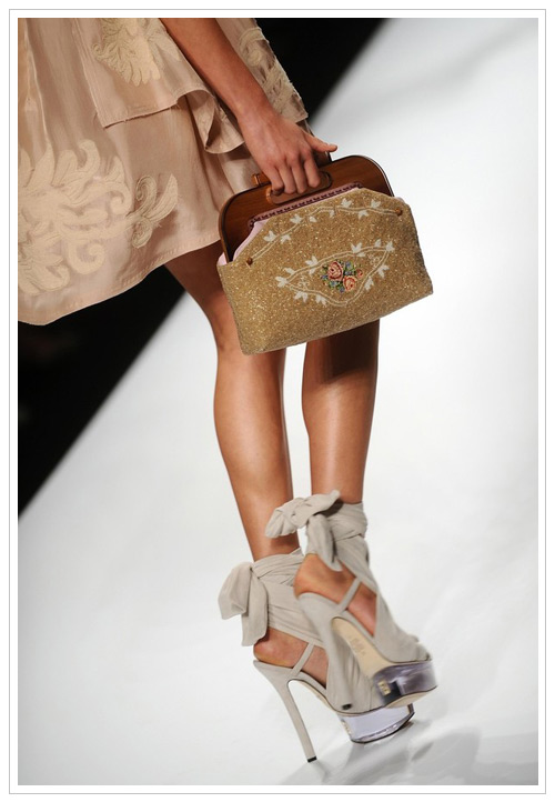 [fendi_spring2010_3_b.jpg]