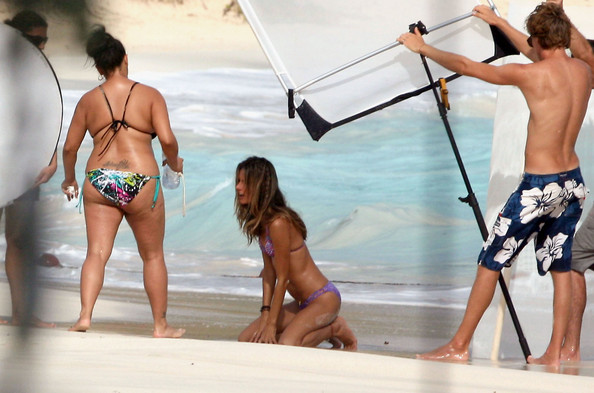 [Alessandra+s+Secret+BGGfB4PPwBcl.jpg]