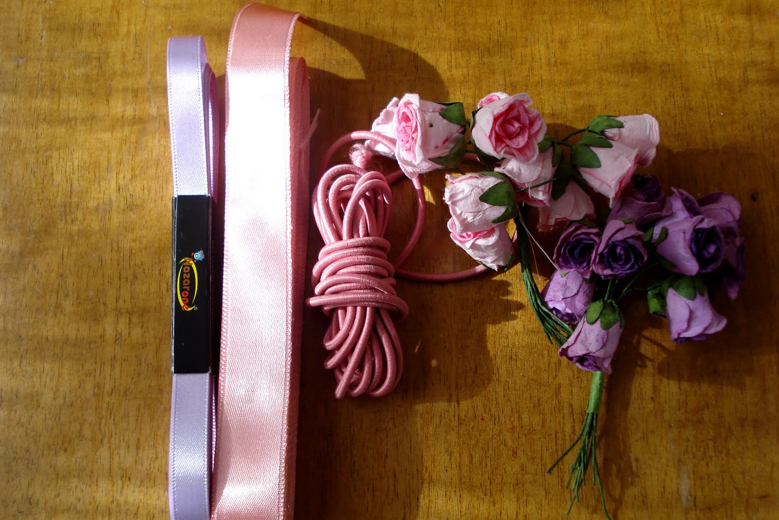 Little Treasures Wrist corsage tutorial