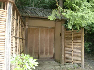 小倉遊亀邸の門