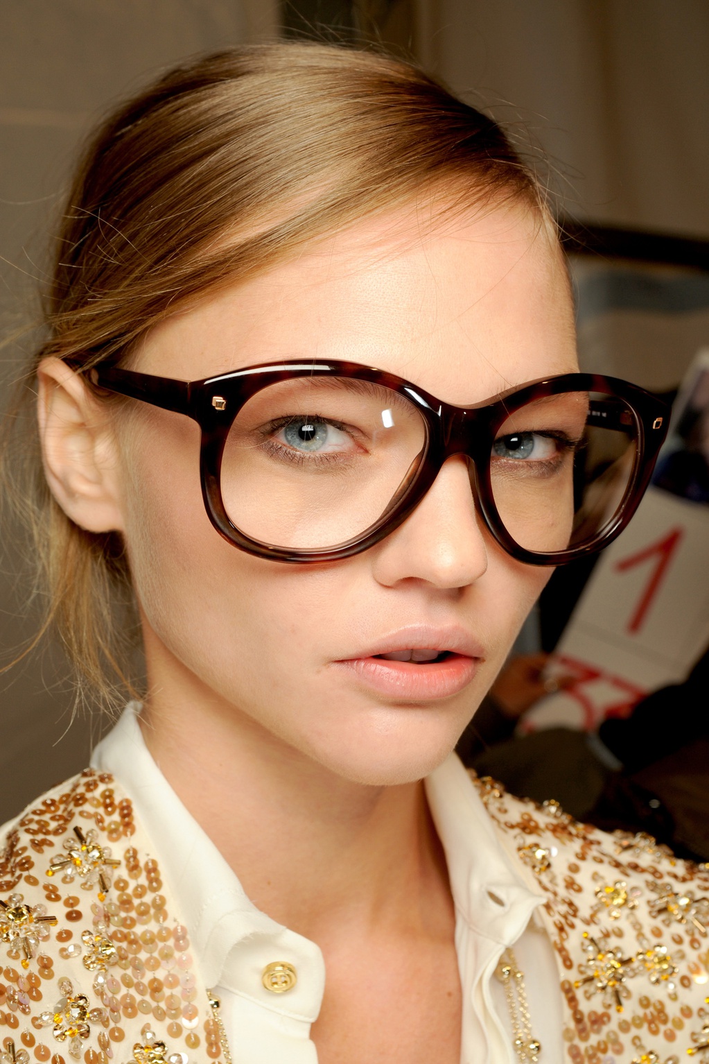 крупные очки для зрения. крупные очки для зрения. очки для зрения модные. оправа для очков женская модная. очки для зрения модные.