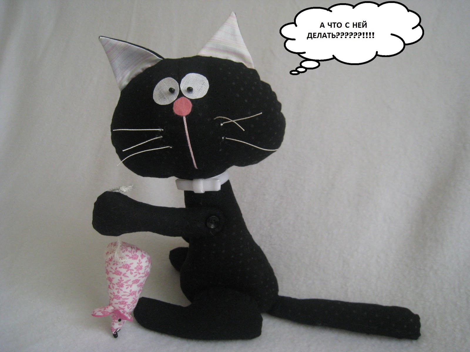 кошка из подручных материалов. котики из ткани. котики из перчаток. игрушка кот из перчатки. интерьерные игрушки.