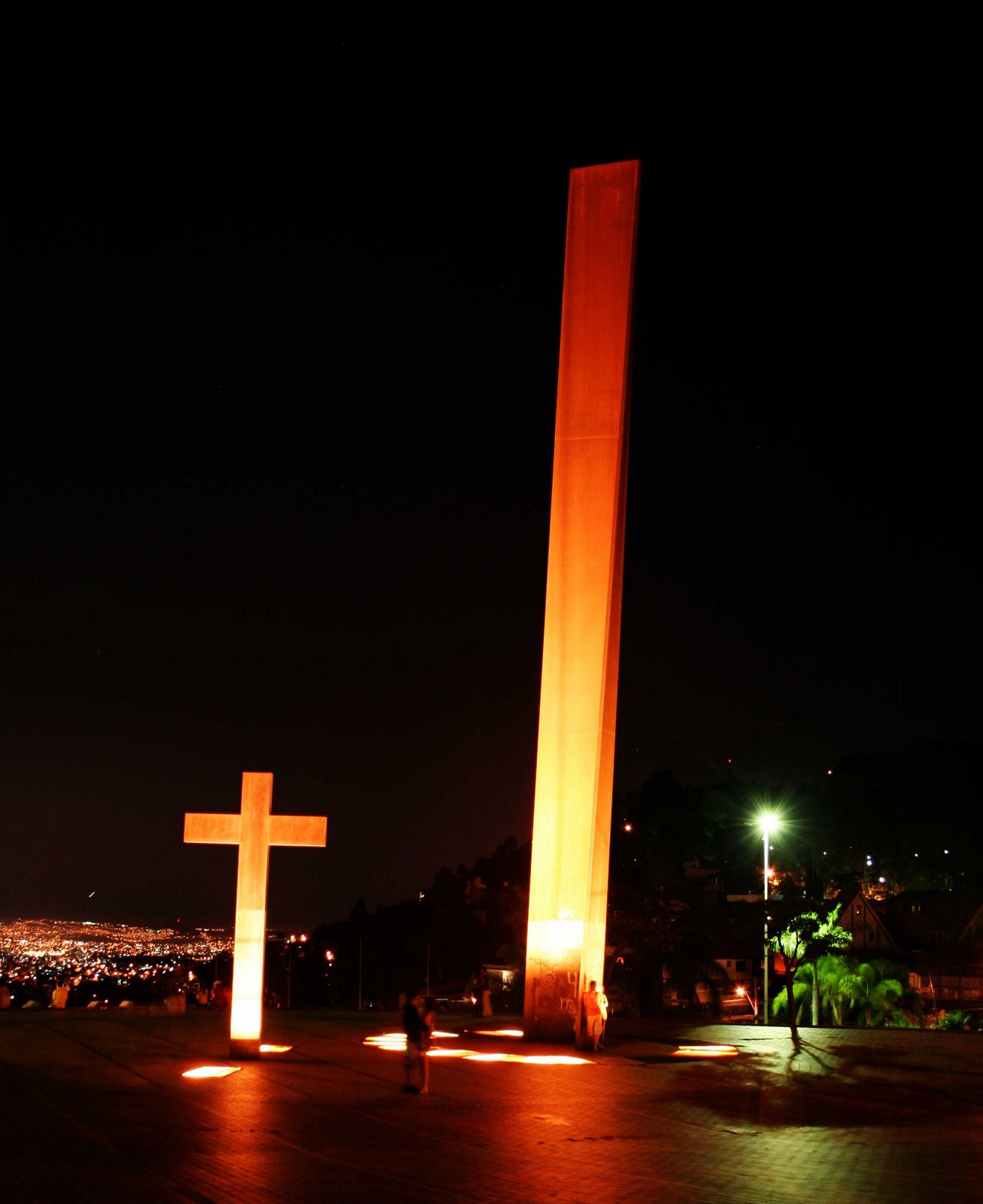 O INFINITO MUNDO DA FOTOGRAFIA...: Praça do Papa - BH