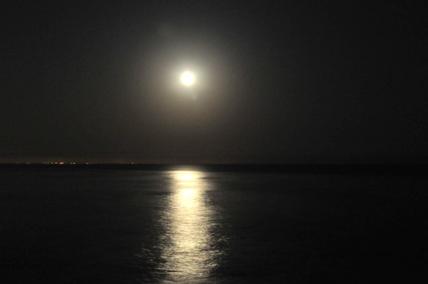 ночь гиф. ночная гифка. ночь озеро луна. дождь ночью. красивые ночные пейзажи.