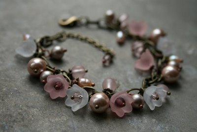 [giveaway-rose-bracelet01.jpg]