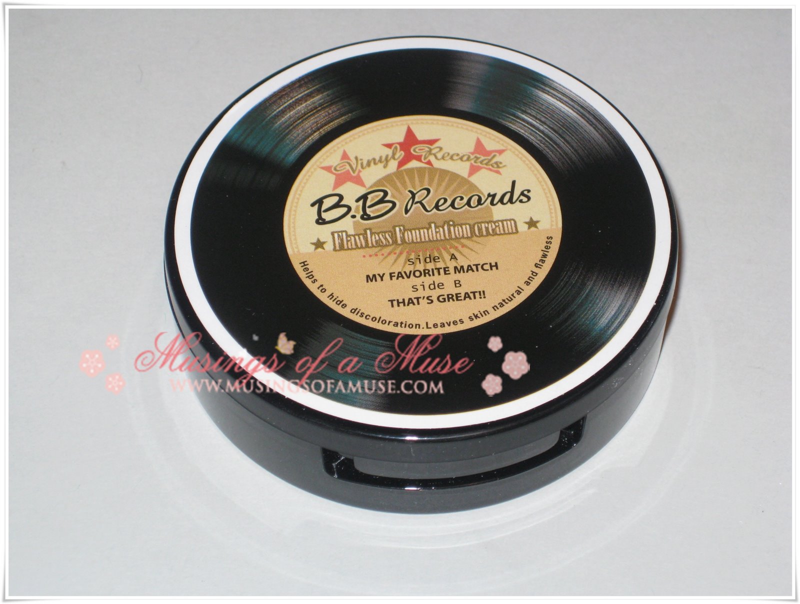 [Shills+Flawless+Foundation+Cream+4.jpg]