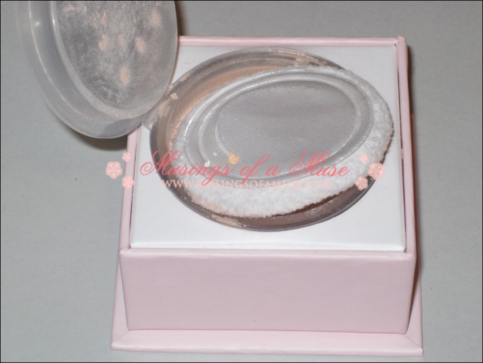 [Almay+Pure+Blends+Loose+Finishing+Powder+8.jpg]