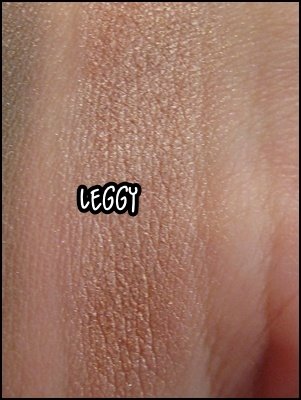 [Benefit+Velvet+Eye+Shadow+Swatches+029.JPG]