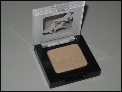 [Benefit+Velvet+Eye+Shadow+Swatches+015.JPG]
