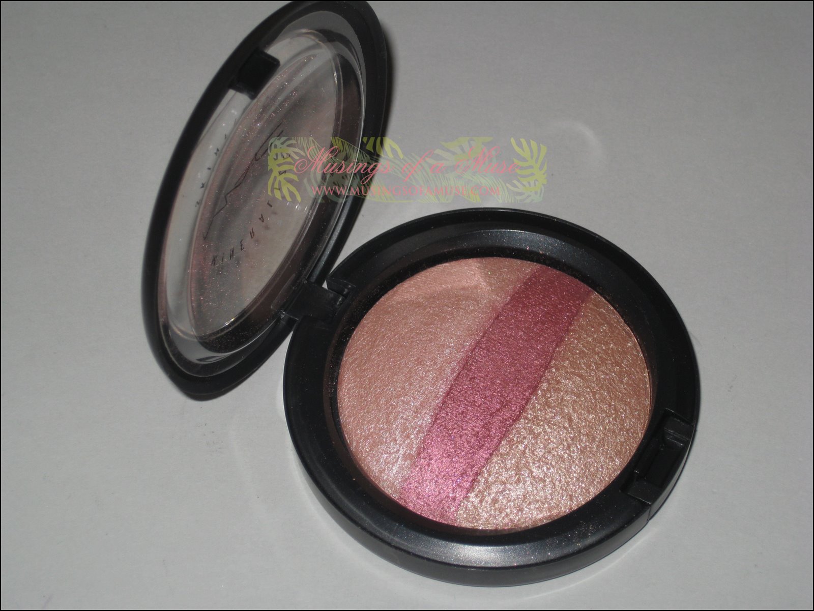 [MAC+Colour+Craft+MAC+Mineralized+Skinfinish+9.JPG]