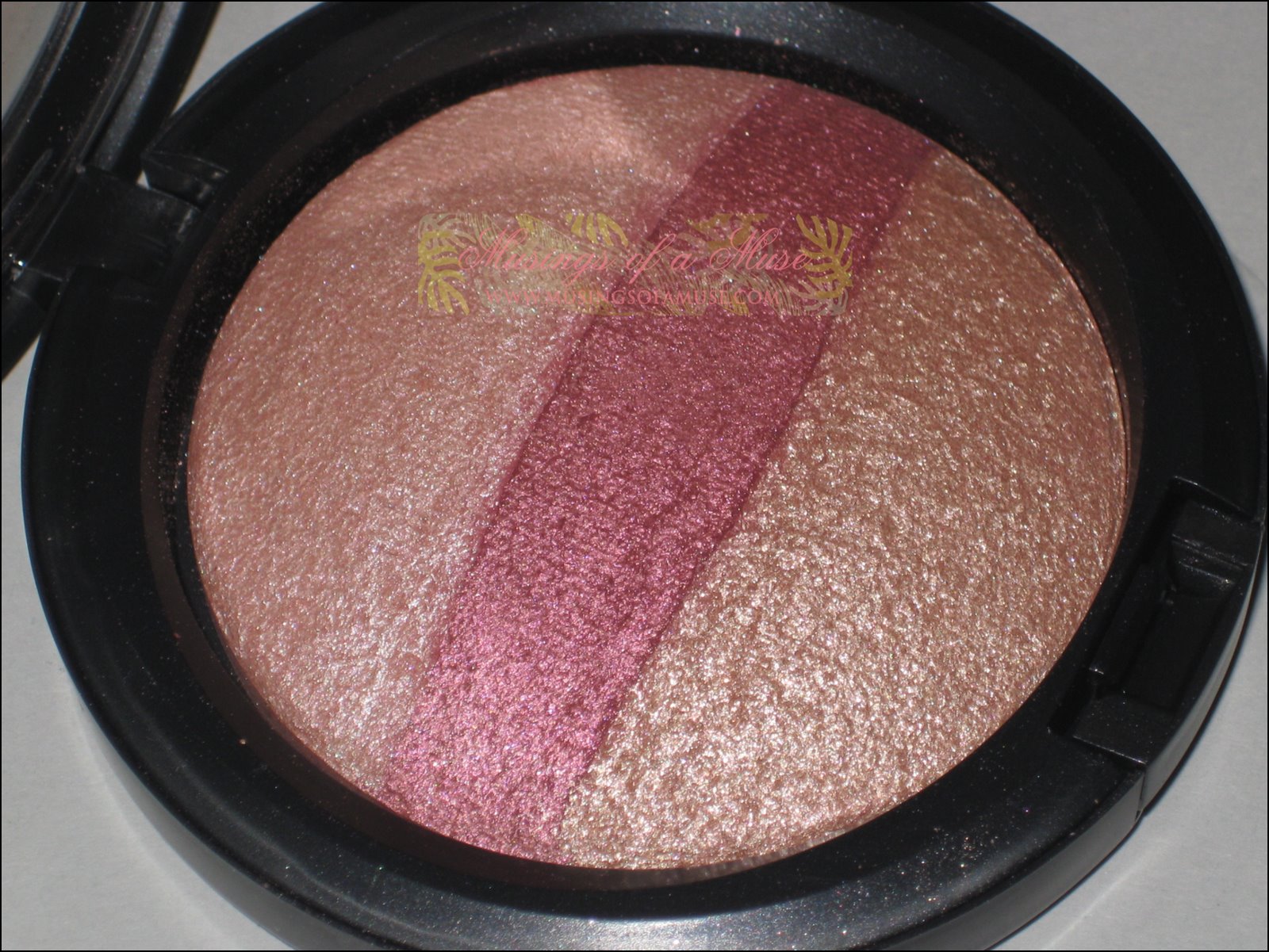 [MAC+Colour+Craft+MAC+Mineralized+Skinfinish+10.JPG]